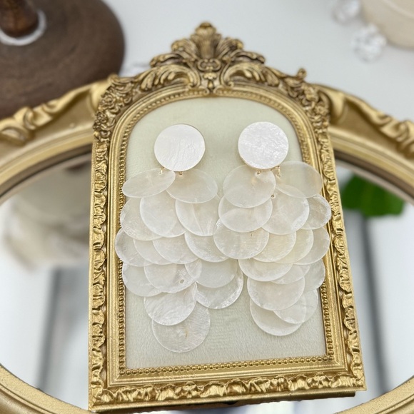 Statement Shell Disc Dangle Earrings – Lightweight & Elegant - Picture 4 of 7